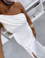 Must Lõhikuga Maksikleit