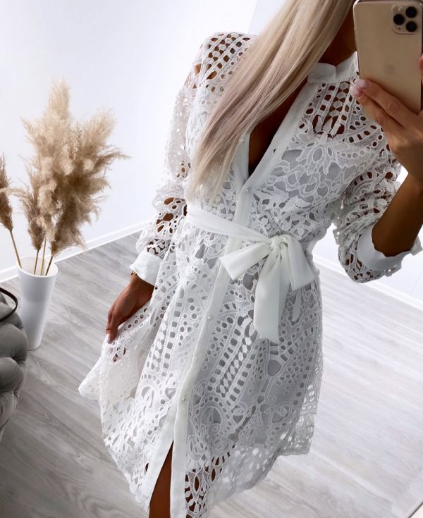 Белое Кружевное платье с пуговицами