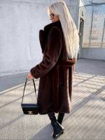 Pruun Luksuslik Eest Seotav Talvemantel