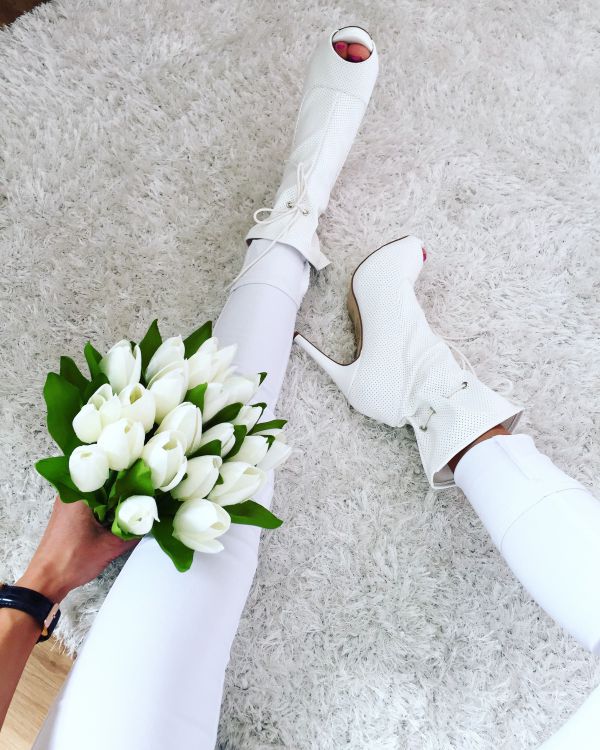 Белое Удобные туфли со шнурками
