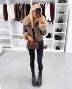 Tumši Sarkans Oderēta Parka Ar Siltu Iekšpusi