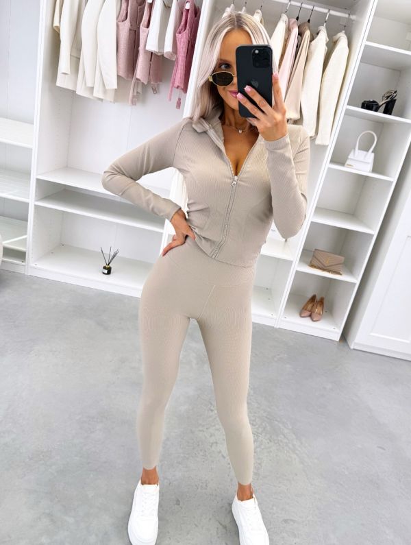 Taupe Kaheosaline Trimmiv Ja Veniv Komplekt