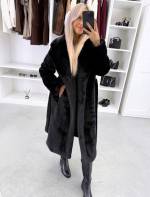 Melns Grezns Ziemas Mētelis Ar Sasienamu Jostu Priekšpusē