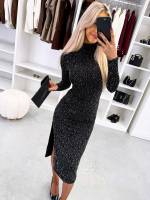 Tumepunane Venivast Kangast Kivide Ja Lõhikuga Kleit