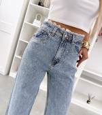 Sinine Pitsi Ja Kividega Sirgelõikelised Teksad