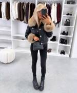 Tumši Sarkans Oderēta Parka Ar Siltu Iekšpusi