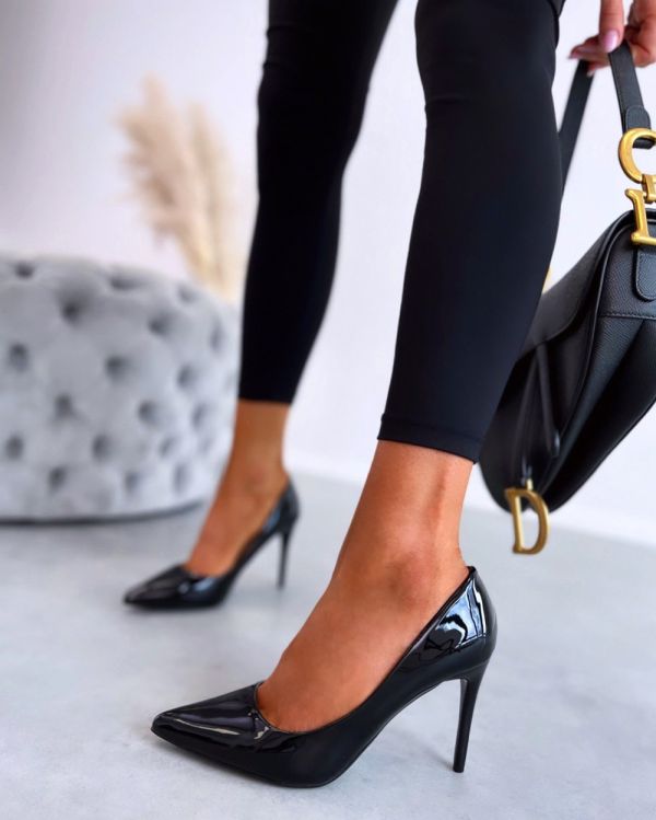 Black Classic Pointed Shoes