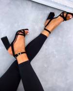 Black Block-heeled Velvet Shoes