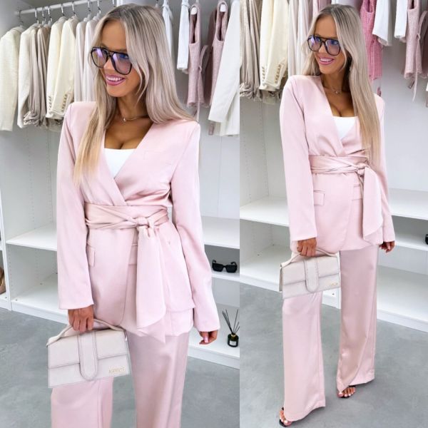 Heleroosa Keskelt Seotav Pintsakjakk