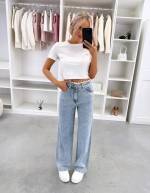 Sinine Pitsi Ja Kividega Sirgelõikelised Teksad