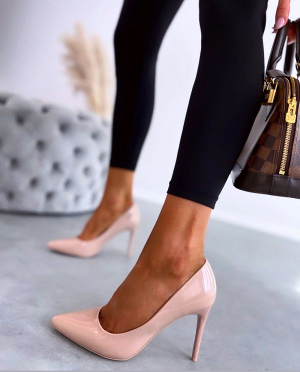 Beige Classic Pointed Shoes