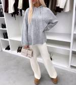 Pelēks Mīksts Džemperis Ar Kapuci