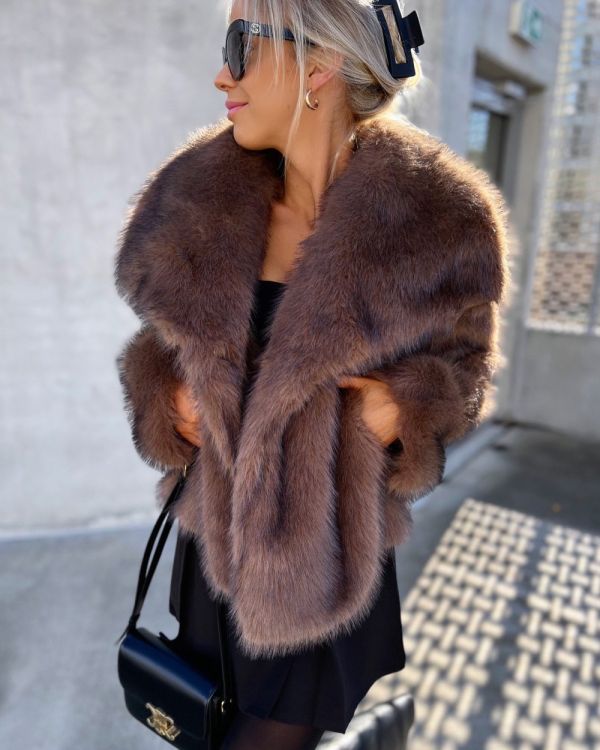 Brūns Luxurious Short Fur Coat