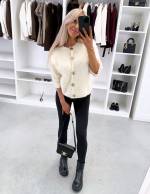 Šviesiai Smėlio Spalvos Minkštas Kardiganas Su Auksinės Spalvos Sagomis