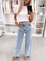 Sinine Pitsi Ja Kividega Sirgelõikelised Teksad