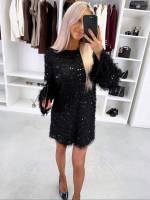 Šviesiai Smėlio Spalvos Lengvai Krintanti Suknelė Su Blizgučiais