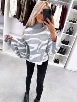 Pelēks Adījuma Džemperis Ar Pagarinātu Aizmugures Malu