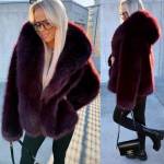 Must Luksuslik Kapuutsiga Kasukas