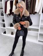 Tumši Sarkans Oderēta Parka Ar Siltu Iekšpusi