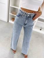 Sinine Pitsi Ja Kividega Sirgelõikelised Teksad