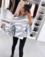 Pelēks Adījuma Džemperis Ar Pagarinātu Aizmugures Malu