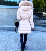 Зимнее пальто с поясом и капюшоном