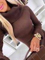 Must Kõrge Kaeluse Ja Lõhikuga Kampsunkleit