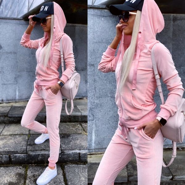 Светло-розовый Бархатный спортивный костюм