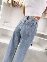 Sinine Pitsi Ja Kividega Sirgelõikelised Teksad